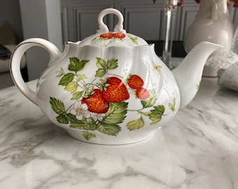 Ringtons limited virgins strawberry teapot