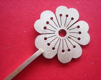 Sakura HairOrnament/Sweater Pin