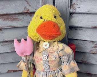 MUSTARD SEED ORIGINALS-Duck-Anthropomophic Duck-Easter-Tulips-Handmade-Original-Ooak