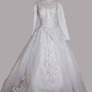 Timelessa - Elegant Modest Wedding Dress / Bridal Gown image 6