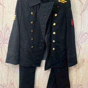 ソビエト連邦の学校制服 ソ連の学校のシンボルとなった大きなリボン（写真特集）