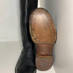 Botas de combate de cuero soviéticas de época para oficiales: equipamiento militar de campaña de la URSS.