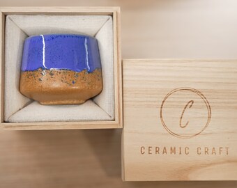 Regalos navideños: Taza de café de cerámica esmaltada azul hecha a mano con caja de regalo de madera