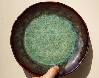 Regalos navideños Plato de cerámica hecho a mano de 8 pulgadas Utensilios de cocina verde y marrón oscuro