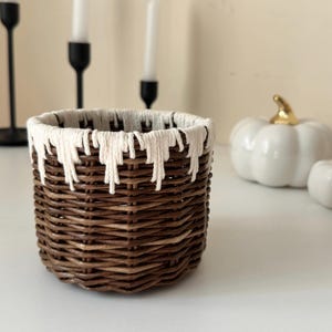 Small Wicker Storage Basket: Round Woven Home Decor