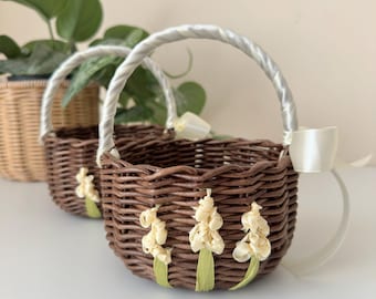 Brown Wicker Flower Girl Basket: Rustic Wedding Decor with Ribbon