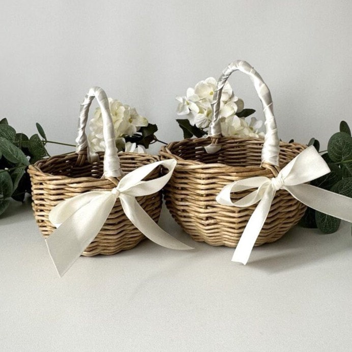 Small rustic flower girl basket, Flower girl basket with handle and ribbon bow Rustic wedding basket Mini wicker basket Kids basket