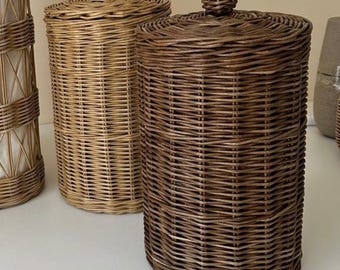Wicker Toilet Paper Holder with Lid: Bathroom Storage Basket
