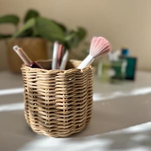 Small Wicker Storage Basket: Round Woven Home Decor