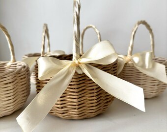 Flower girl basket with handle and ribbon bow Rustic wedding baskets Mini wicker basket Kids basket Round white basket Gift basket