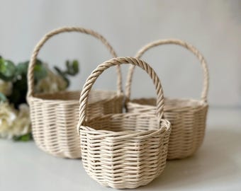 Ivory wedding flower girl baskets Round wedding basket with handle Mini wicker basket Small girl basket Eco friendly wedding decor