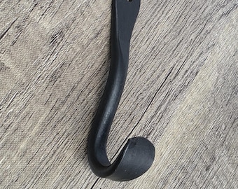 Rustic Wrought Iron Mudroom Coat Hook: Heavy-Duty Wall-Mounted Farmhouse Decor for Kitchen & Entryway