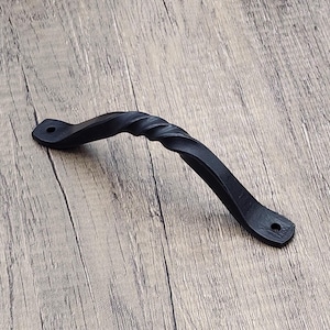 Rustic Wrought Iron Cabinet Pulls: Handmade Twist Design for Farmhouse Kitchen Drawers