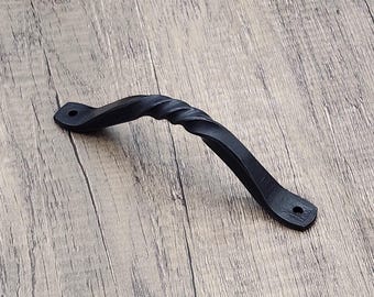 Tiradores rústicos de hierro forjado para gabinetes: diseño retorcido hecho a mano para cajones de cocina de estilo rústico.