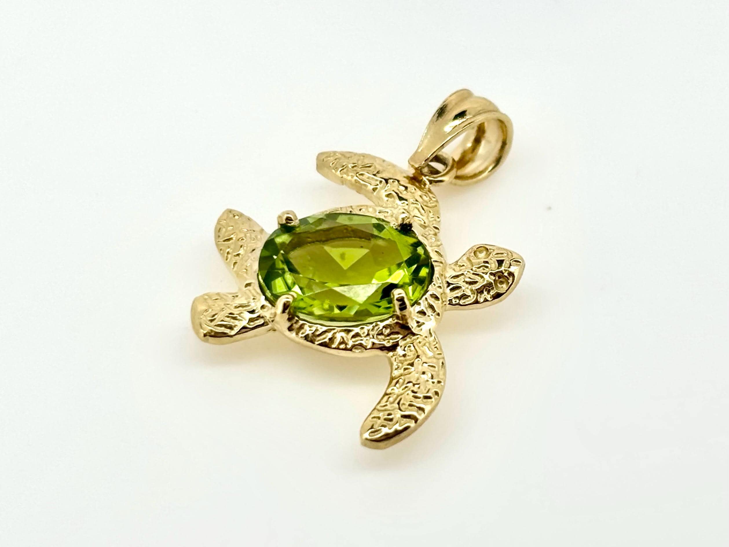 14K Gold Turtle Pendant Peridot Pendant Hawaiian Diamond Peles