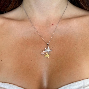 Turtle Family Necklace - Hawaii Honu Pendant - Gift for Mom - Push Present - Gift for Grandma