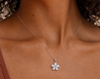 Collier marguerite - collier de fleurs - collier d'opale blanche cadeau délicat pour elle