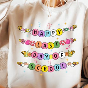 Pulsera de niña con el último día de clases (Png), último día de clases (Png), maestra coqueta (Png), diseño de sublimación de maestra con diseño floral preppy.