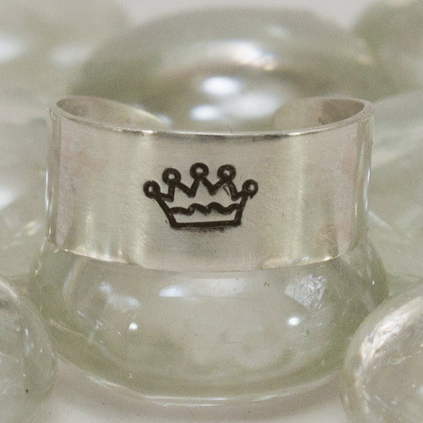 Crown Toe Ring for a Queen or Princess - Silver Toe Ring - Crown Toe Ring - Beach Jewelry