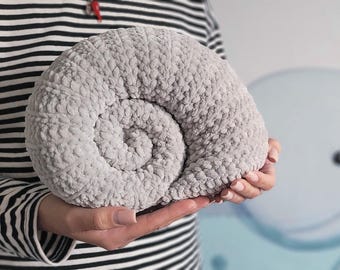 Seashell Pillow, Ammonite Shell Pillow, Ammonite Pillow, Seashell Cushion, Beachy Pillows, Shell Pillow, Shell Ammonite