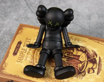 Figuras KAWS/adornos de habitación perfectos para amantes apasionados de personajes de dibujos animados