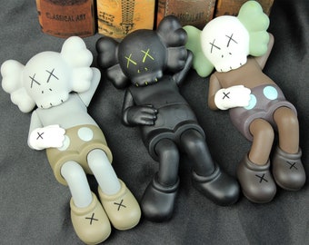 Atemberaubende Kaws Figuren / Kaws Gadgets / Desktop Ornamente / Bücherregal Dekoration / Beste Geschenke