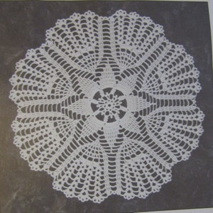 Vintage Cotton Doily Pattern, Crochet Tulip Circle DIY Doilies, 13&quot; in a PDF File Download