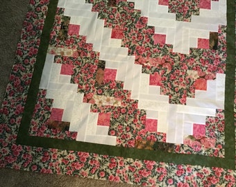 Quilt Top to Finish Off Center Log Cabin Old Fashioned Pink Roses 42 x 50 inches