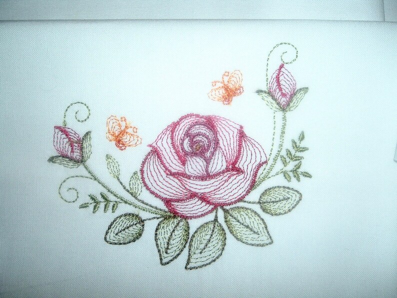 Set of 4 Embroidered Quilt Blocks Roses in Red and Pinks 8.5 inches