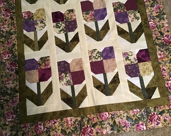 Quilt Top to Finish Springtime Tulip Garden 41 x 51 inches