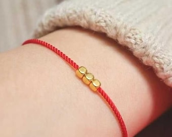 Pulsera de oro de 24 quilates con tres cuentas cuadradas y hebilla de oro de 18 quilates, pulsera de cuerda roja, pulsera roja de la suerte, pulsera de hilo rojo dorado, pulsera de cordón rojo