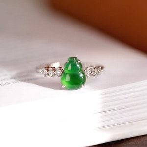 18K White Gold Natural Top Green Type A Jadeite Jade Gourd 葫芦 Diamond Ring, Stylish Rings, Gold Diamond Ring, Real Diamond Ring,Wedding Ring