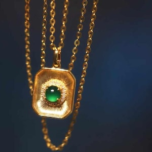 18K Gold Natural Diamond Natural Top Green Type A Jadeite Jade Pendant (No Gold Necklace Chain Included), Natural Jade Pendant
