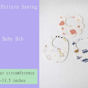 Puede incluir: Tres baberos de bebé blancos con diferentes patrones. Los baberos están hechos de algodón suave y tienen una circunferencia de cuello de 12,5-13,5 pulgadas.  PDF Pattern Sewing Baby Bib.