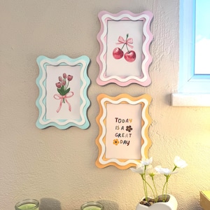 Handmade Wavy Picture Frame, 4x6 Pastel Photo Frame, Colorful Retro Frame, Eclectic Home Decor, Aesthetic Wavy Frame, Unique Wall Art Gift