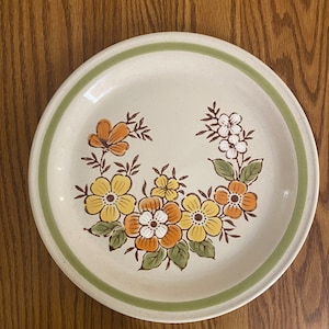County Casual Spring Garden Dinner Plate