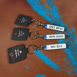 3D-gepersonaliseerde Britse nummerplaatsleutelhanger. Aangepaste nummerplaatsleutelhanger, beginnend bestuurder, leerling, net geslaagd cadeau, geweldige kwaliteit - EU-reg