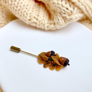 Acorn Oak Leaf Lapel Pin – Nature Inspired Brooch, Autumn Fall Jewelry, Botanical Pin, Woodland Forest Gift for Nature Lover, Acorn Badge
