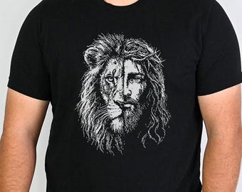 Jesus Lion of Judah Shirt, Retro Halftone Christian Tee, Religious Lion Graphic Shirt, Faith Based T-shirt, Christ the King Gift, Jesus Tee