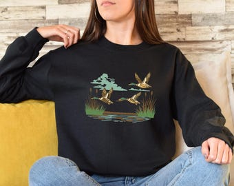 Vintage Duck Sweatshirt, Retro Naturecore Bird Shirt, Outdoors Wildlife Graphic Top, Rustic Duck Hunting Sweater, Nature Lover Gift