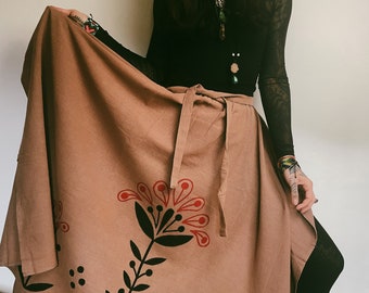 Falda marrón suave 100% algodón crudo, pintada a mano
