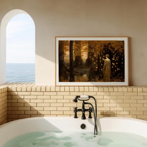 Puede incluir: Una impresi&oacute;n art&iacute;stica enmarcada que representa una escena de bosque con una figura con un vestido largo. La obra de arte se exhibe sobre una ba&ntilde;era blanca con un grifo negro. La habitaci&oacute;n tiene una pared de ladrillo y una ventana arqueada con vistas al oc&eacute;ano.