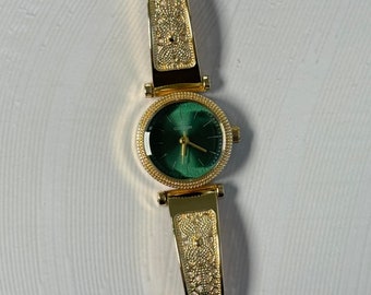 Reloj de mujer especialmente grabado, reloj redondo, reloj minimalista, esfera verde, color dorado, diseño moderno, diseño elegante, esfera azul oscuro