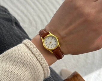 Leather Wristwatch, Wrist Watch for Women, Present for Her, Vintage Design, Gold Dial, Valentine's Day Gift, Cool, Women Watches, Gifts