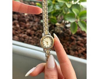 Vintage Design, Wrist Watch for Women, Present for Her, Gold Colour, Adjustable Band, White Dial, Valentine's Day Gift, Cool Design, Dainty