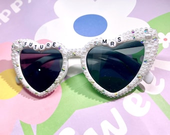 Personalisierte Braut Sonnenbrille, Braut Sonnenbrille, Perle Sonnenbrille Braut, Braut Herz Sonnenbrille, Brautdusche, Bachelorette Sonnenbrille