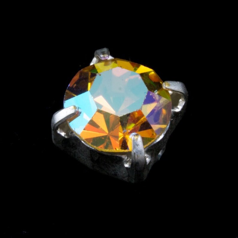 29ss Topaz ABSilver Sew-on #1477 2 Pcs