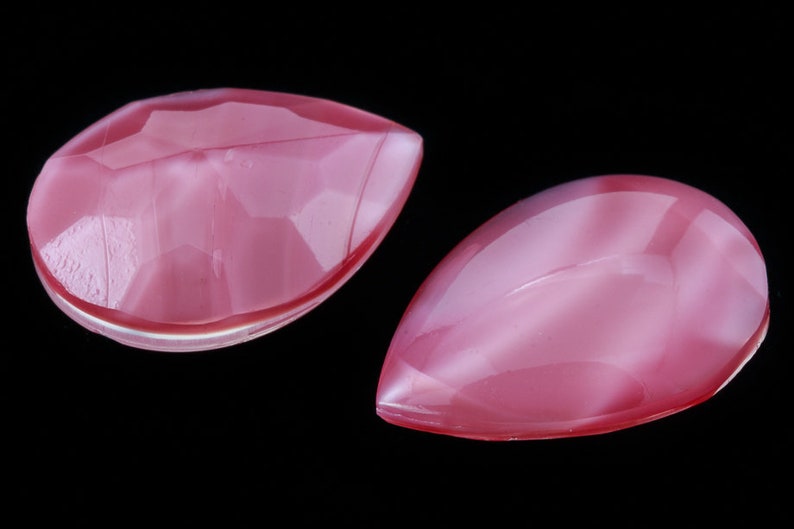 13mm x 18mm Pearlized Petal Pink Point Back Teardrop Cabochon #UP570