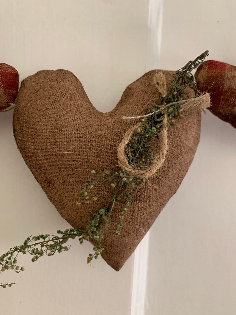 Primitive Valentine 3 Heart Garland