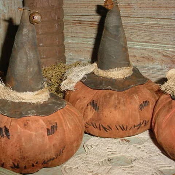 Primitive Pumpkin Head Witch Ornie E-PATTERN